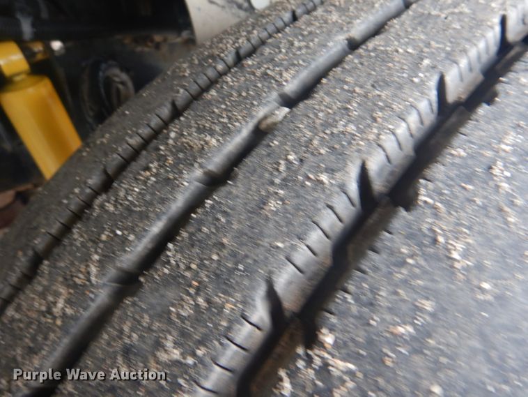 image for item GF9038 2007 Kenworth T300 truck cab and chassis