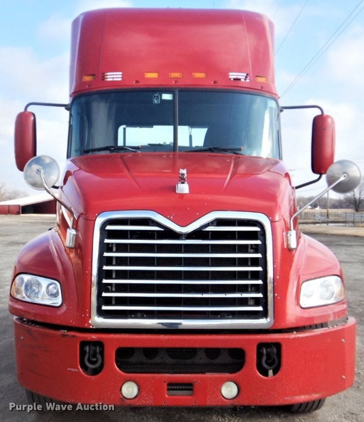 image for item GF9039 2012 Mack CXU semi truck