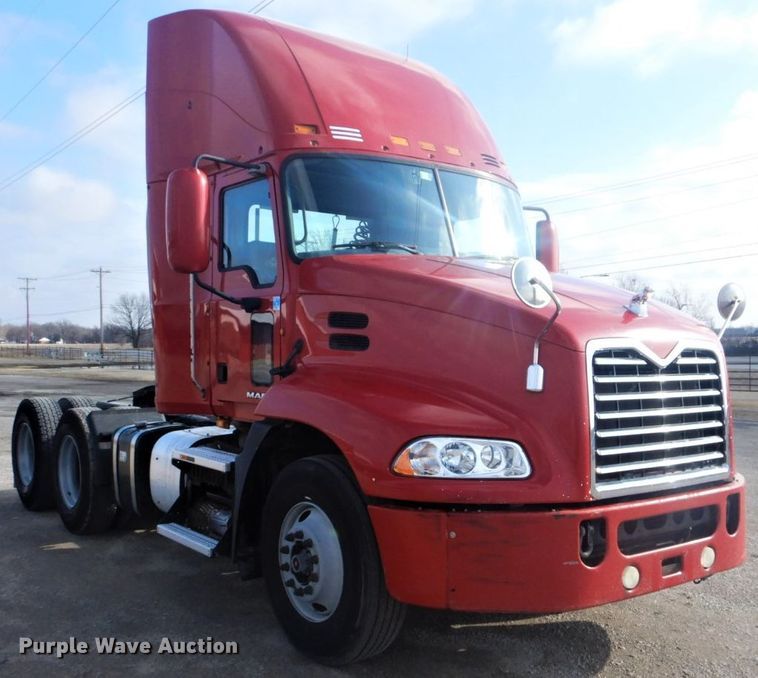 image for item GF9039 2012 Mack CXU semi truck
