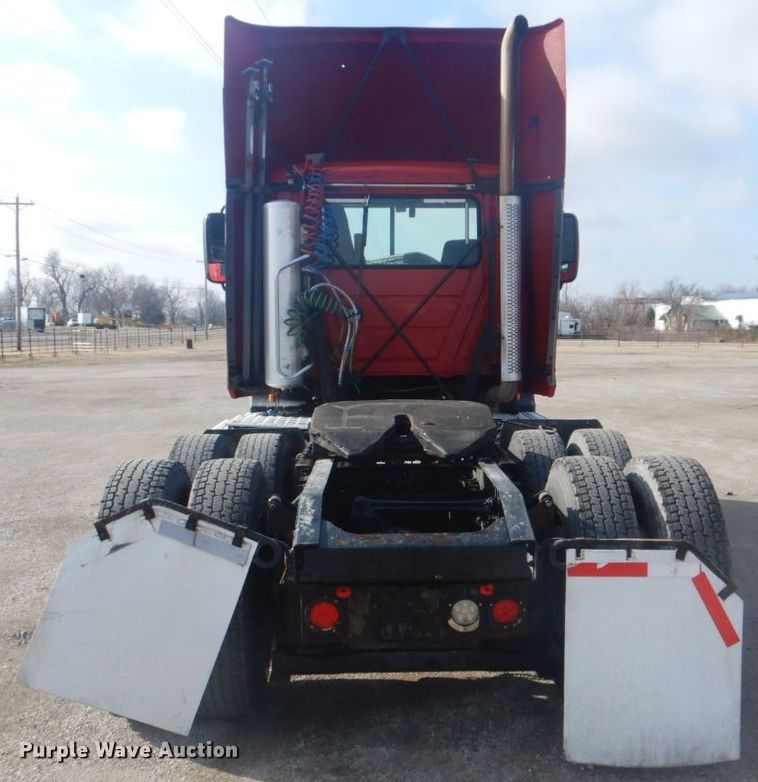 image for item GF9039 2012 Mack CXU semi truck