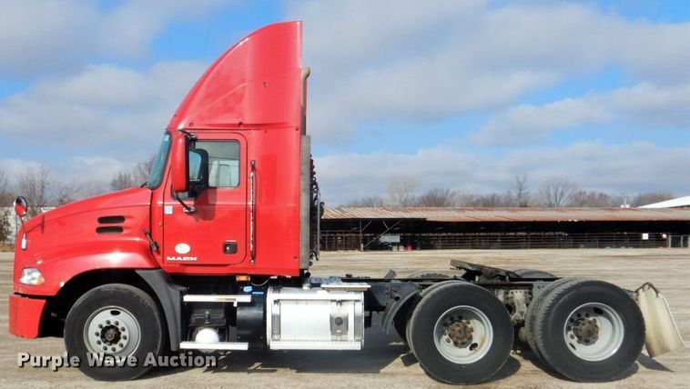 image for item GF9039 2012 Mack CXU semi truck
