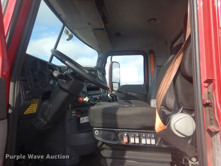 image for item GF9039 2012 Mack CXU semi truck