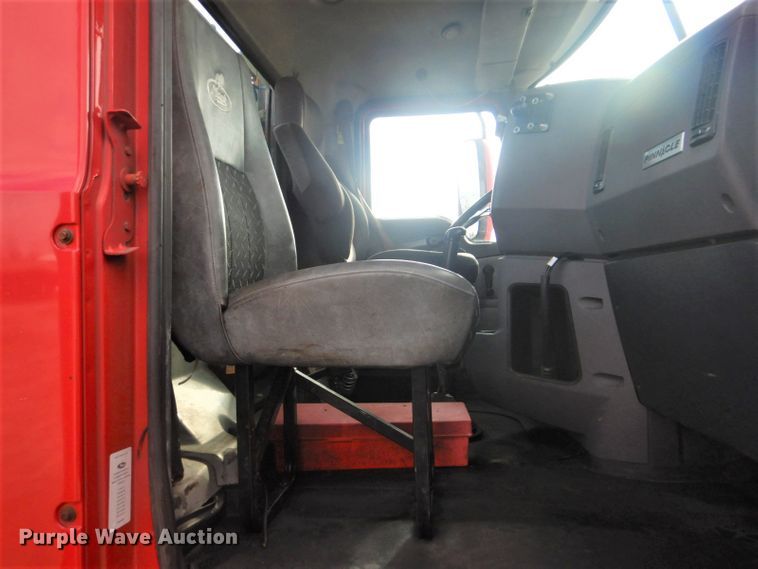 image for item GF9039 2012 Mack CXU semi truck