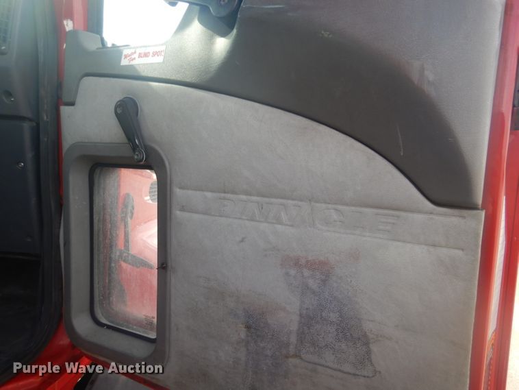 image for item GF9039 2012 Mack CXU semi truck