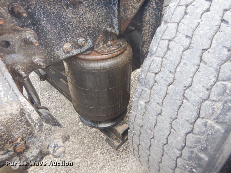 image for item GF9039 2012 Mack CXU semi truck