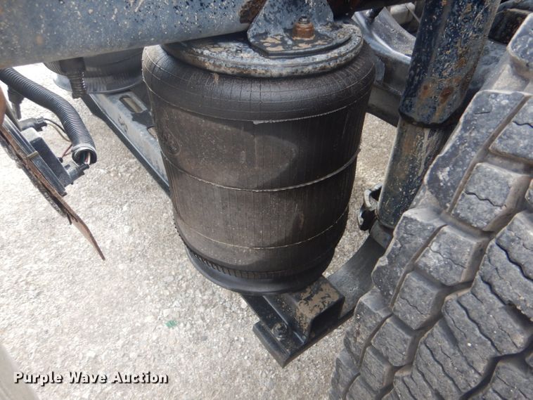 image for item GF9039 2012 Mack CXU semi truck