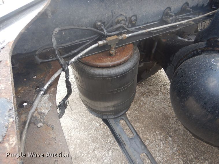 image for item GF9039 2012 Mack CXU semi truck