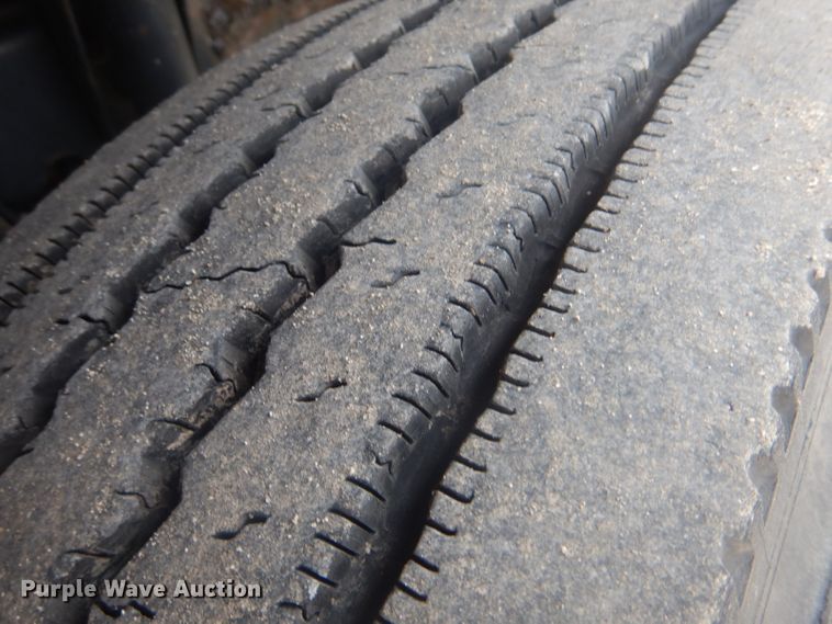 image for item GF9039 2012 Mack CXU semi truck