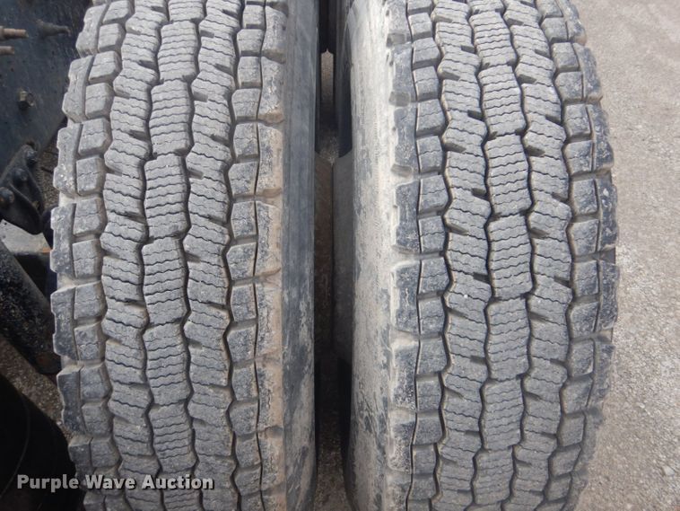 image for item GF9039 2012 Mack CXU semi truck