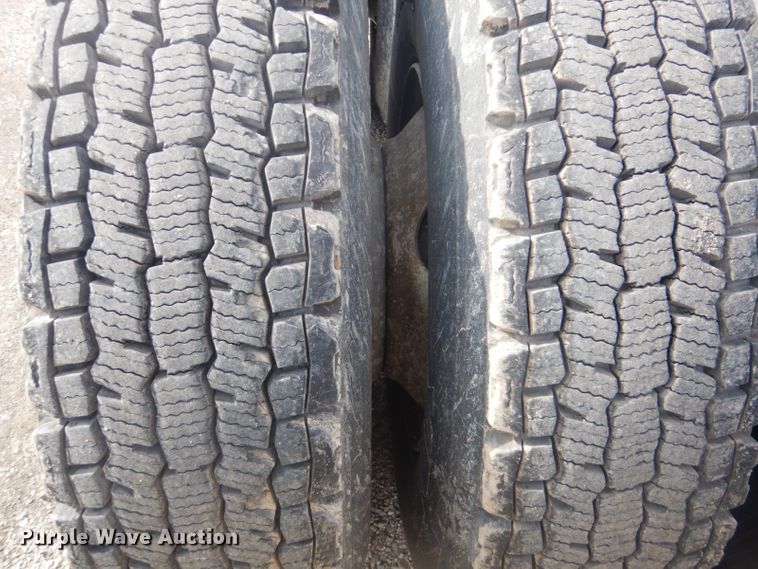 image for item GF9039 2012 Mack CXU semi truck