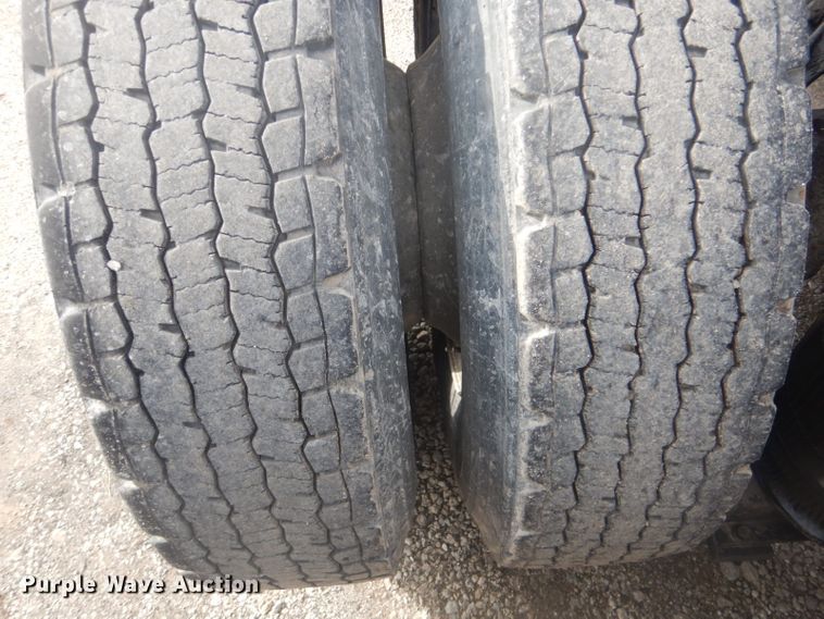 image for item GF9039 2012 Mack CXU semi truck