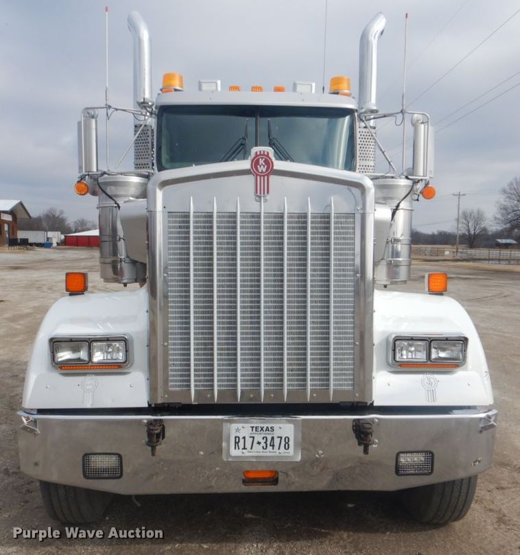 image for item GF9040 2011 Kenworth W900 semi truck