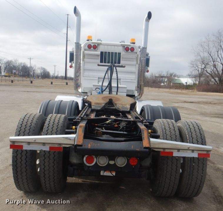 image for item GF9040 2011 Kenworth W900 semi truck