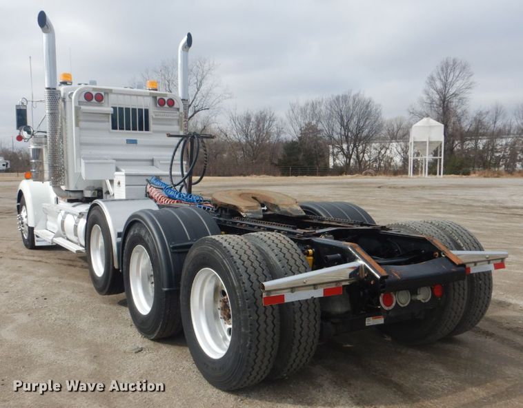 image for item GF9040 2011 Kenworth W900 semi truck