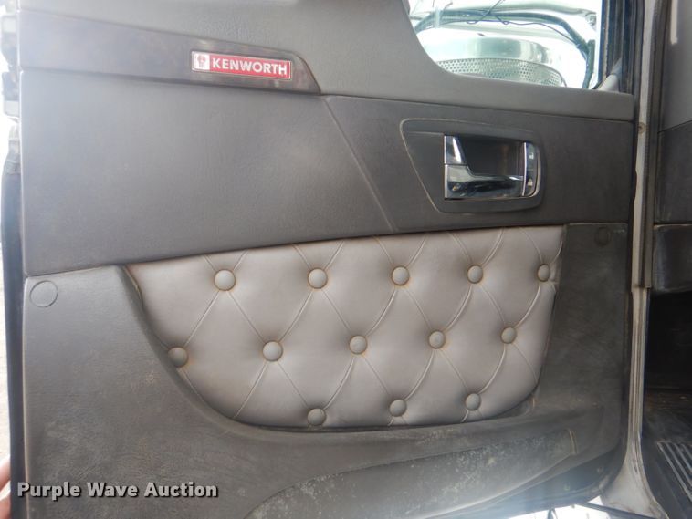 image for item GF9040 2011 Kenworth W900 semi truck