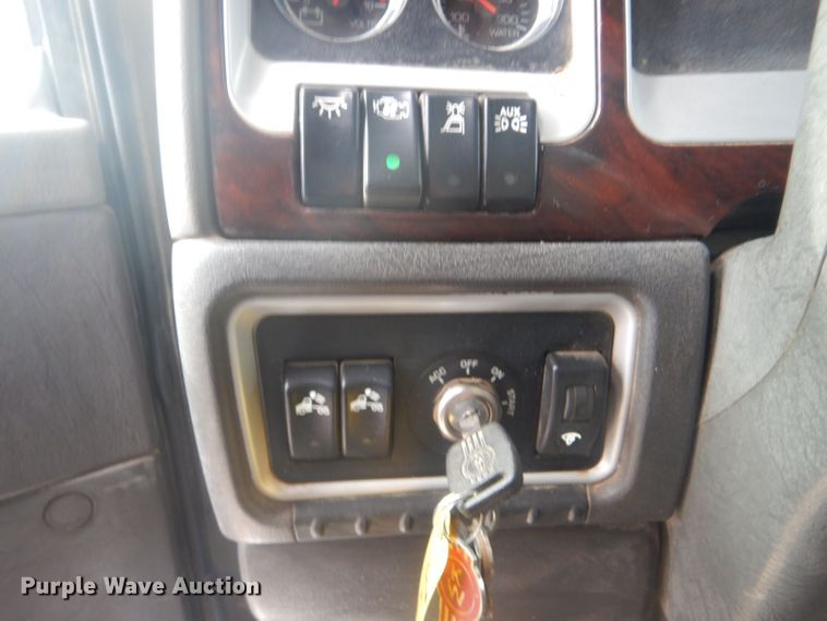 image for item GF9040 2011 Kenworth W900 semi truck