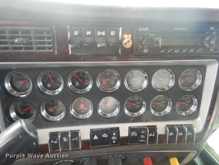 image for item GF9040 2011 Kenworth W900 semi truck