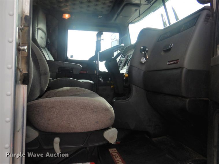 image for item GF9040 2011 Kenworth W900 semi truck