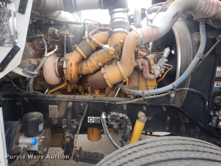 image for item GF9040 2011 Kenworth W900 semi truck