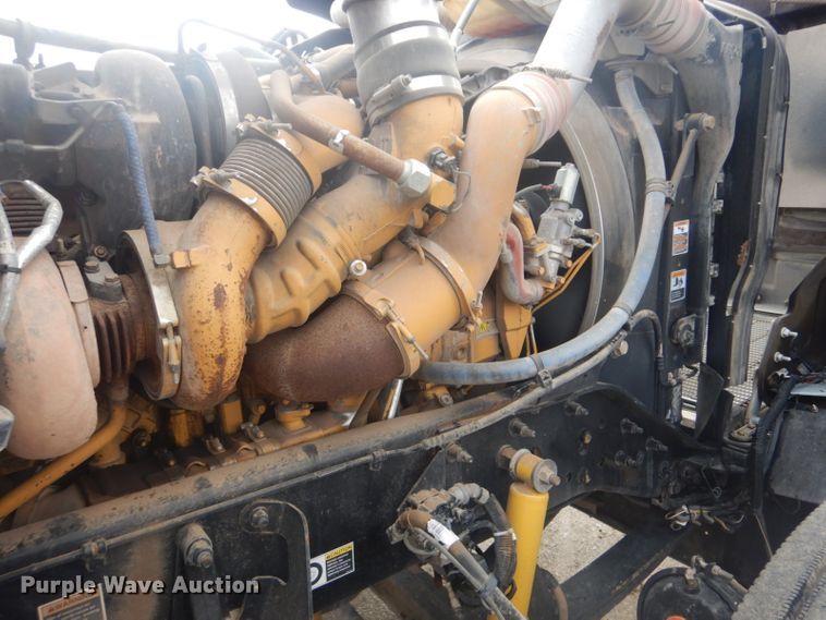 image for item GF9040 2011 Kenworth W900 semi truck