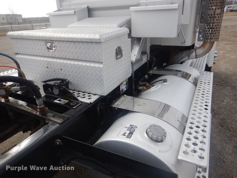 image for item GF9040 2011 Kenworth W900 semi truck