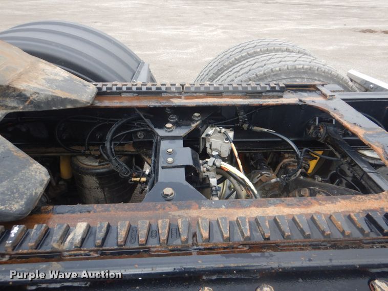 image for item GF9040 2011 Kenworth W900 semi truck