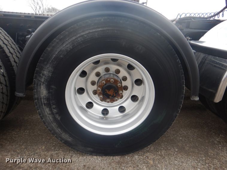 image for item GF9040 2011 Kenworth W900 semi truck