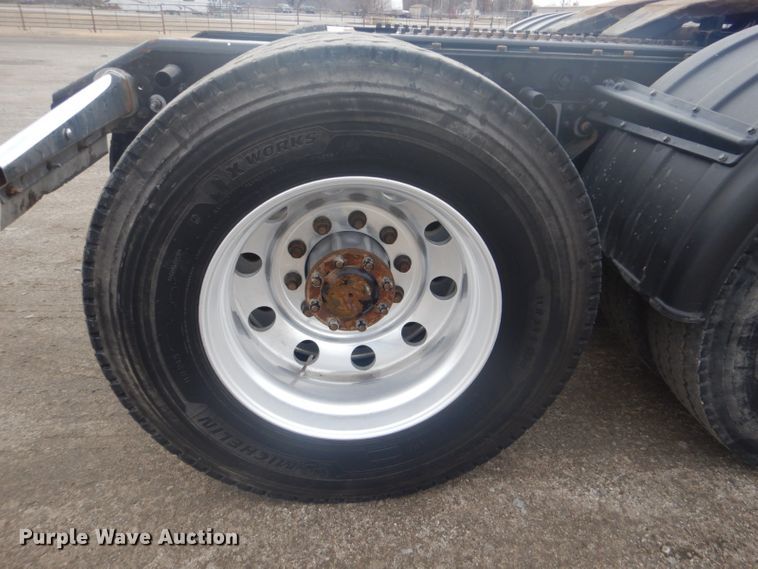 image for item GF9040 2011 Kenworth W900 semi truck