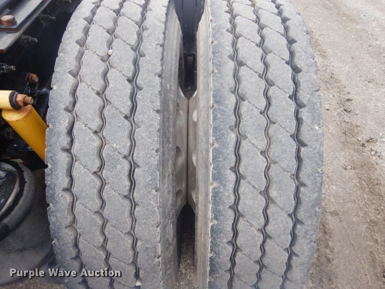 image for item GF9040 2011 Kenworth W900 semi truck