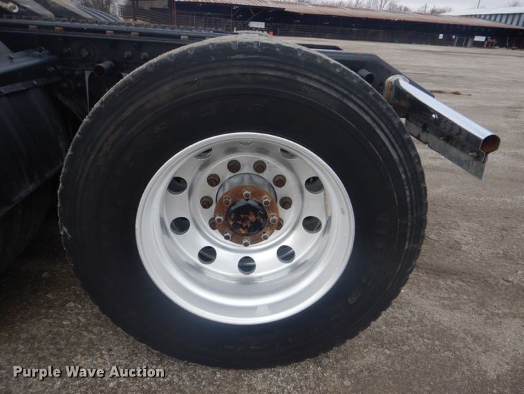 image for item GF9040 2011 Kenworth W900 semi truck