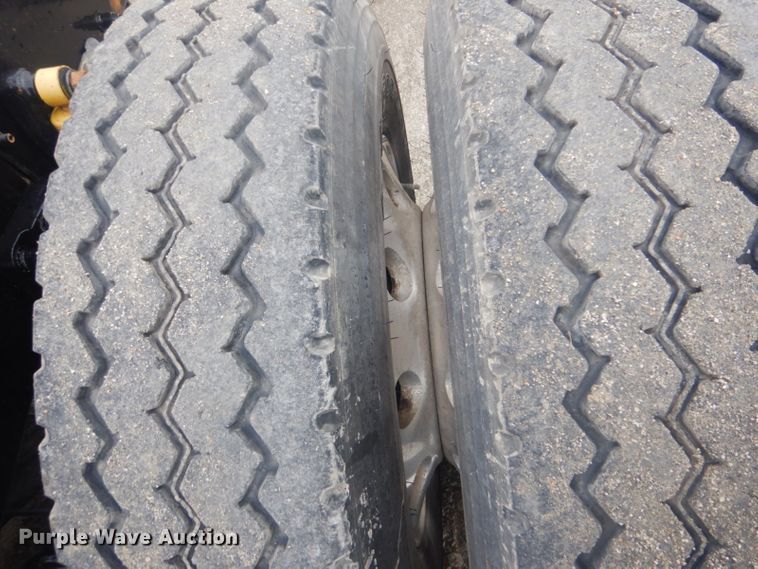 image for item GF9040 2011 Kenworth W900 semi truck