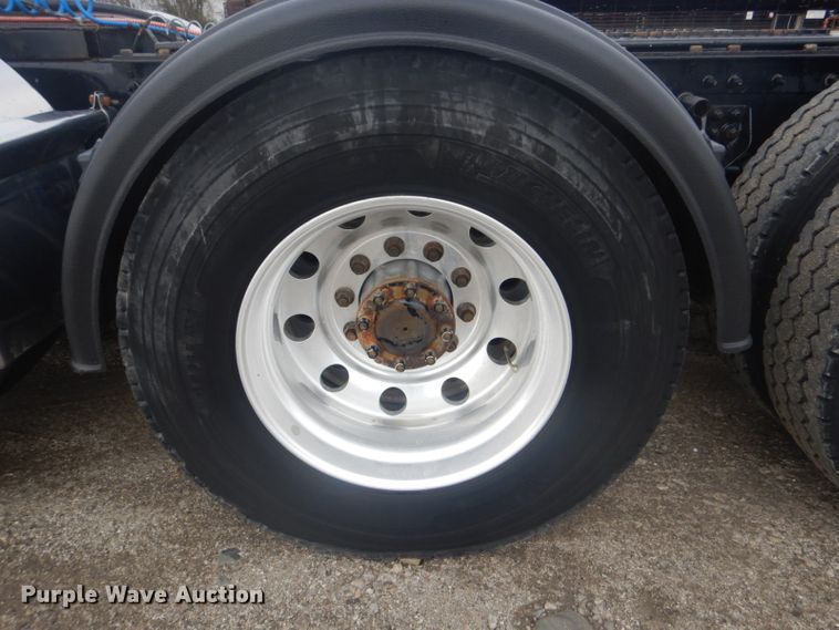 image for item GF9040 2011 Kenworth W900 semi truck