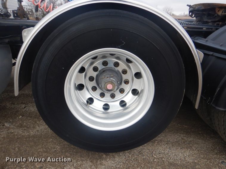 image for item GF9040 2011 Kenworth W900 semi truck