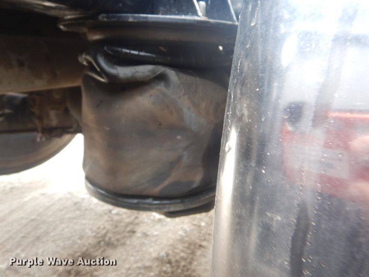 image for item GF9040 2011 Kenworth W900 semi truck