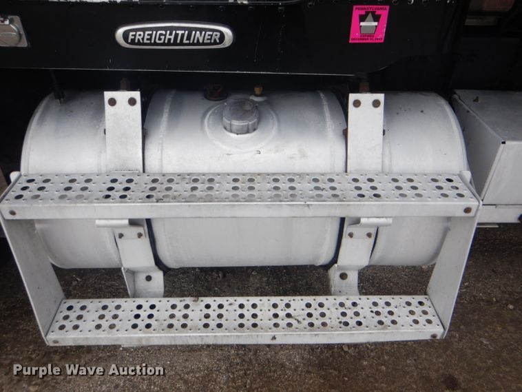 image for item GF9042 2003 Freightliner FLD dump truck