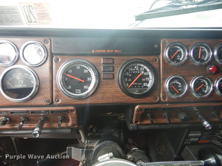 image for item GF9042 2003 Freightliner FLD dump truck