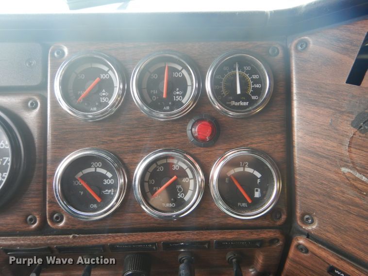 image for item GF9042 2003 Freightliner FLD dump truck