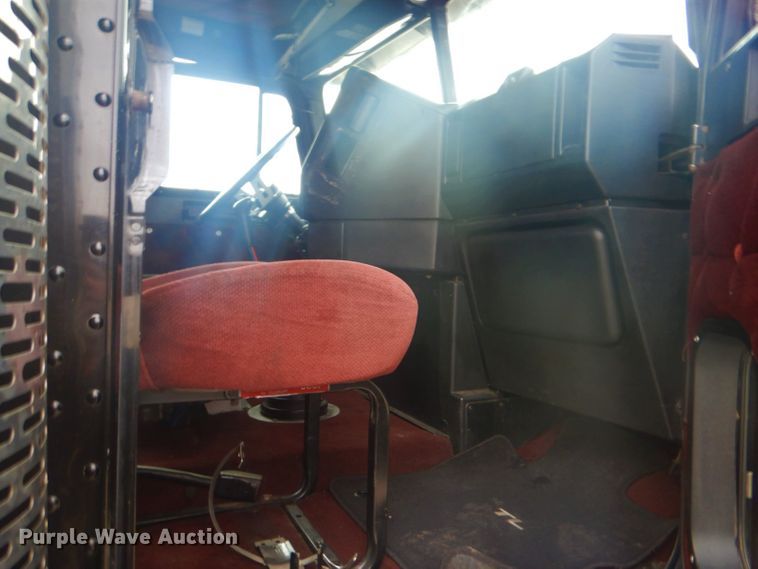 image for item GF9042 2003 Freightliner FLD dump truck