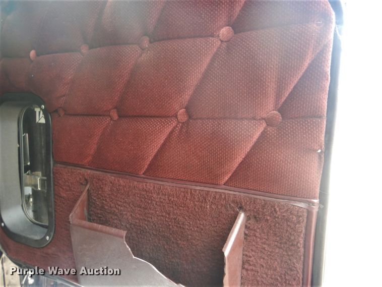 image for item GF9042 2003 Freightliner FLD dump truck