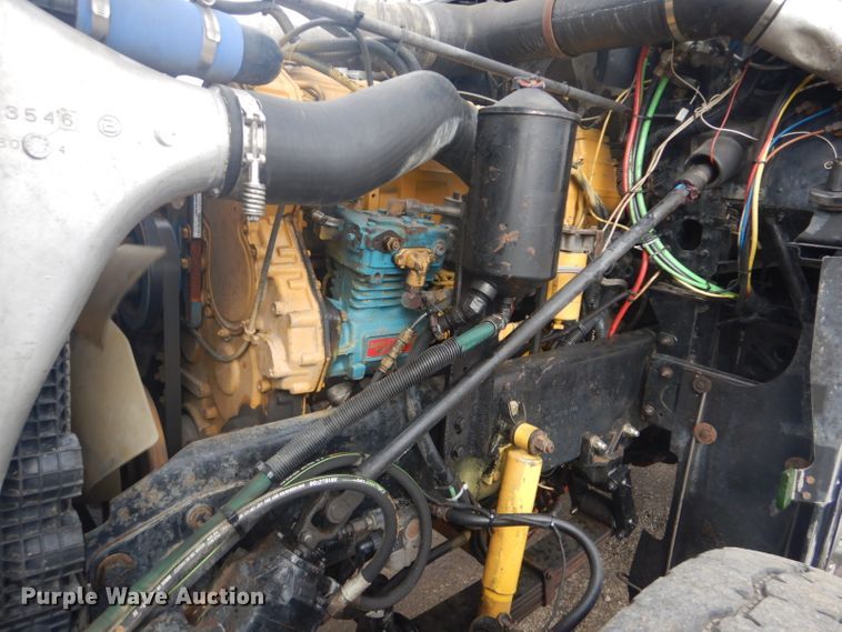 image for item GF9042 2003 Freightliner FLD dump truck