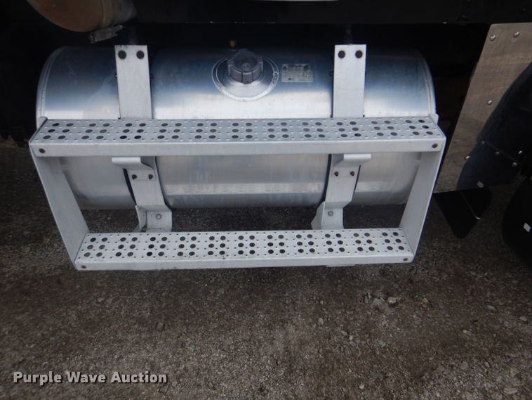 image for item GF9042 2003 Freightliner FLD dump truck