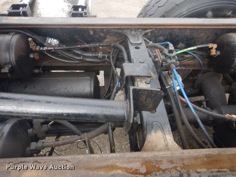 image for item GF9042 2003 Freightliner FLD dump truck