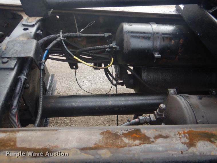 image for item GF9042 2003 Freightliner FLD dump truck