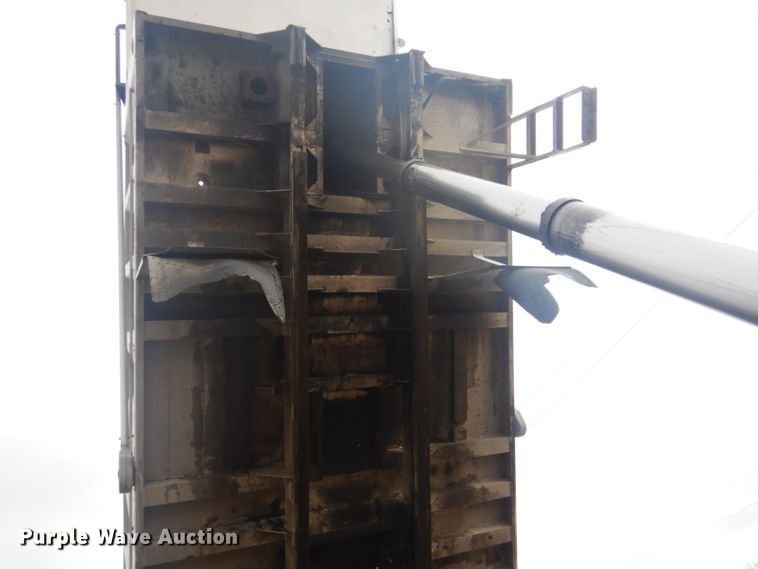 image for item GF9042 2003 Freightliner FLD dump truck