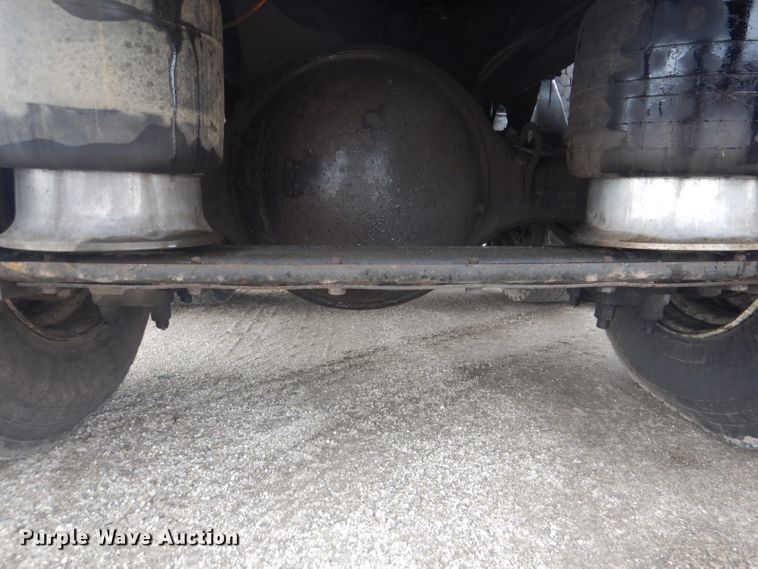 image for item GF9042 2003 Freightliner FLD dump truck