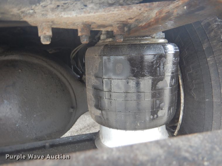 image for item GF9042 2003 Freightliner FLD dump truck