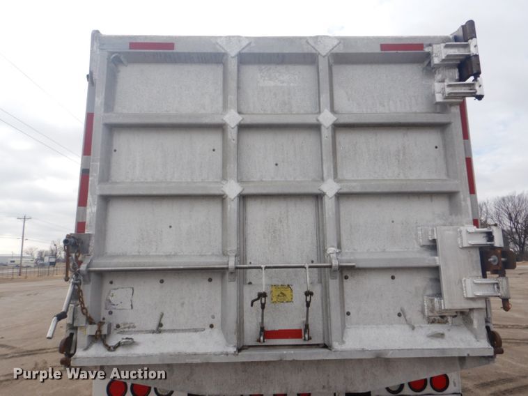 image for item GF9042 2003 Freightliner FLD dump truck