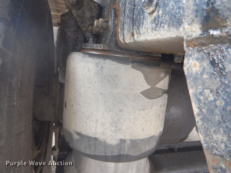 image for item GF9042 2003 Freightliner FLD dump truck