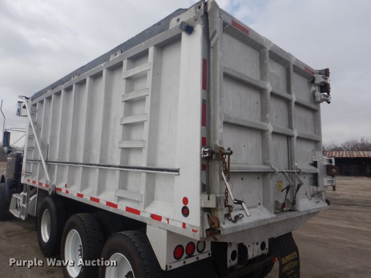 image for item GF9042 2003 Freightliner FLD dump truck