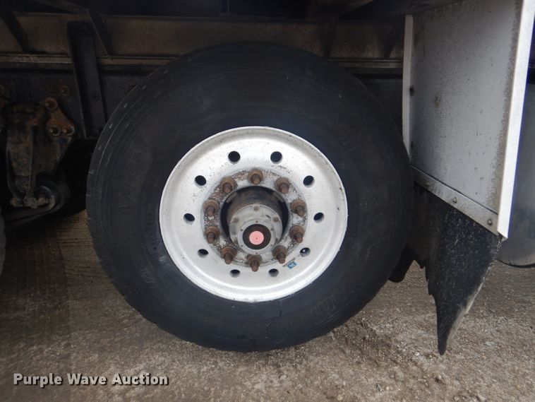 image for item GF9042 2003 Freightliner FLD dump truck